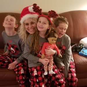 Meet your Posher, Lora